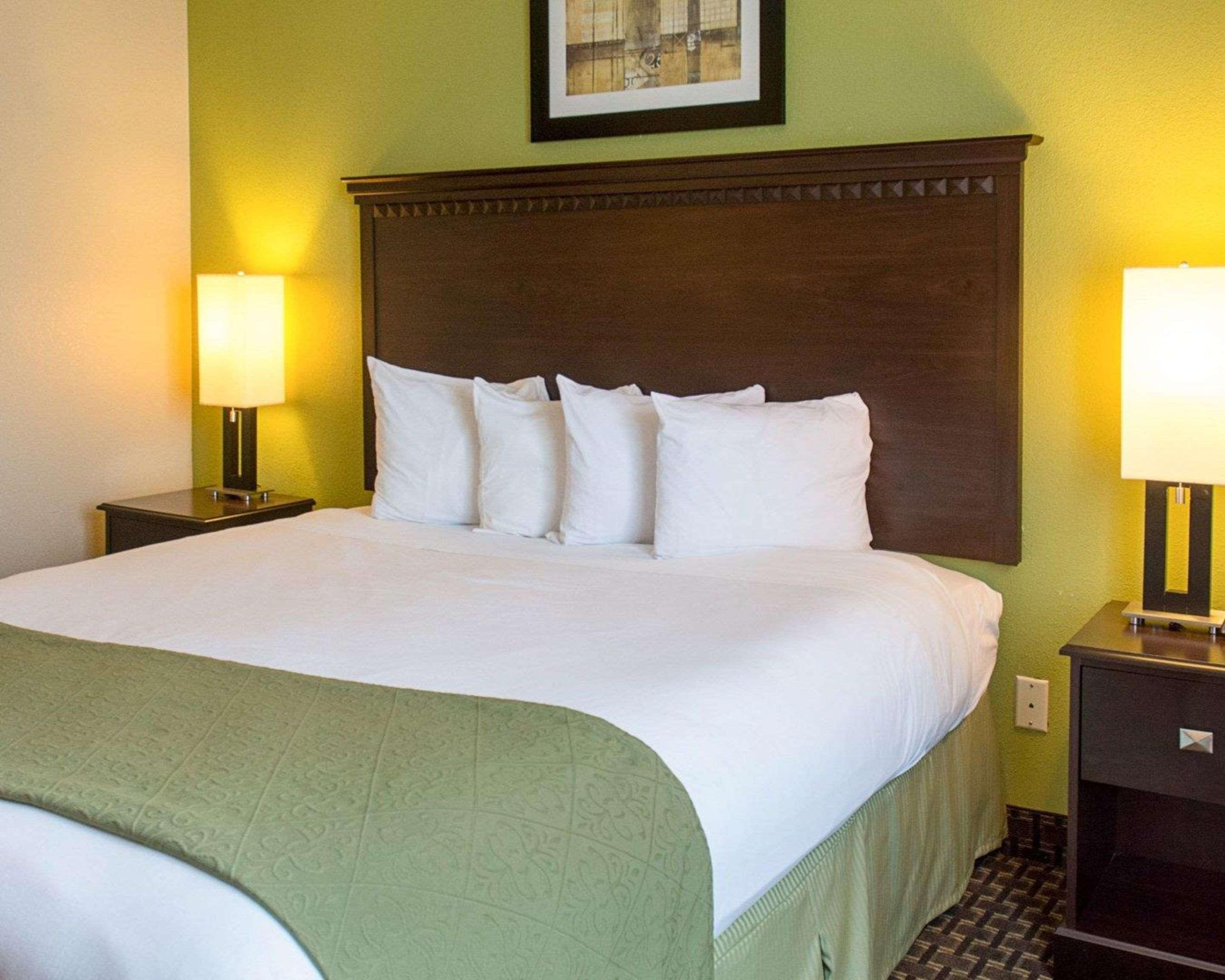 Quality & Quantico Hotel 2*