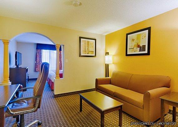 Quality & Quantico Hotel 2*
