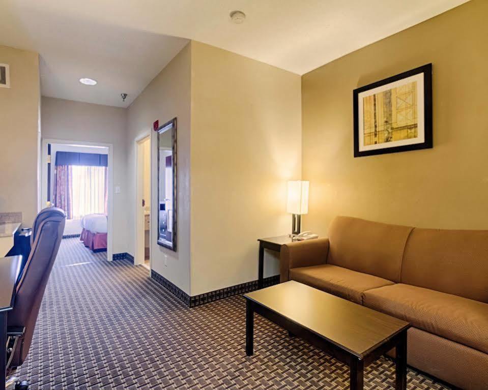 Hotel Quality & Quantico